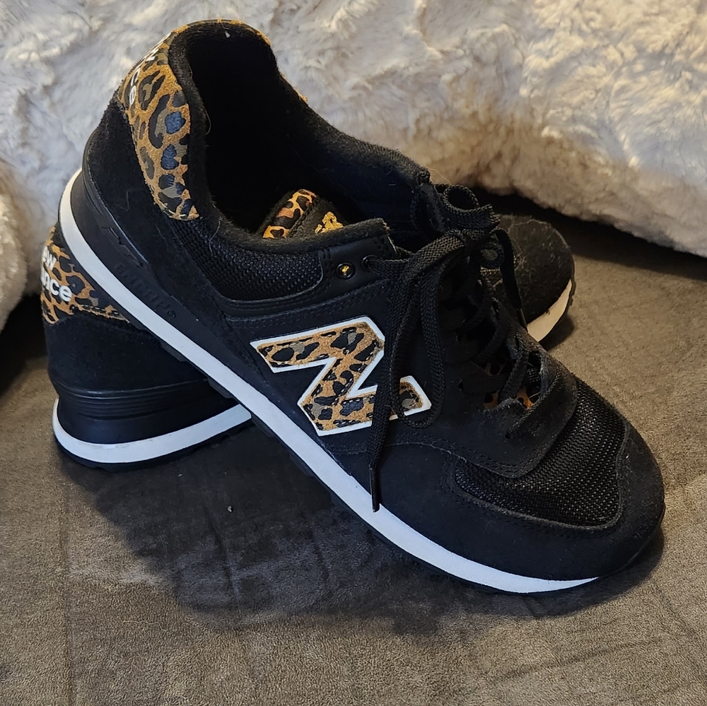 Women's new balance leopard sneakers